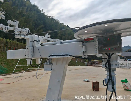 玻璃水滑回船设备厂家山娱游乐，专注